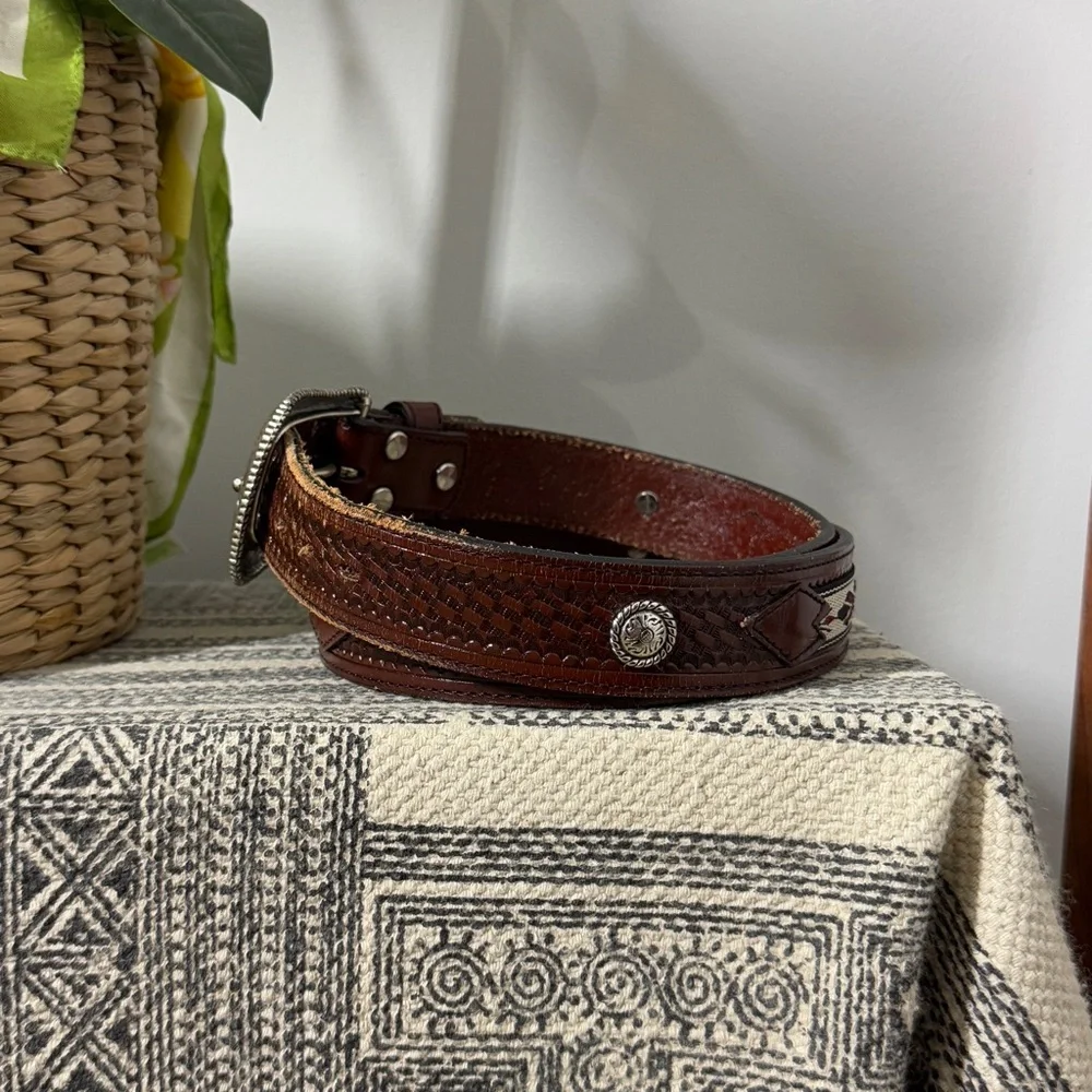 Wrangler Brown Leather Western Embroidered Belt Tooled Silver Tone Metal Buckle